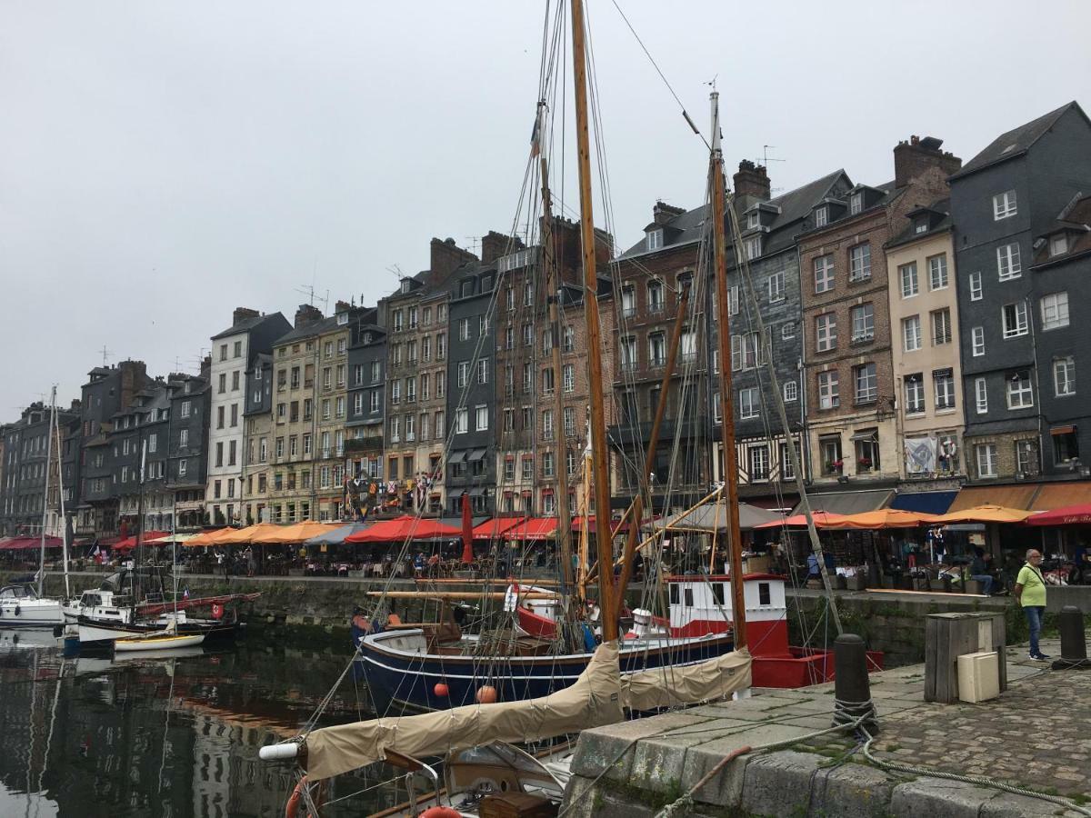 La Parenthese Du Capucin Apartment Honfleur Exterior photo