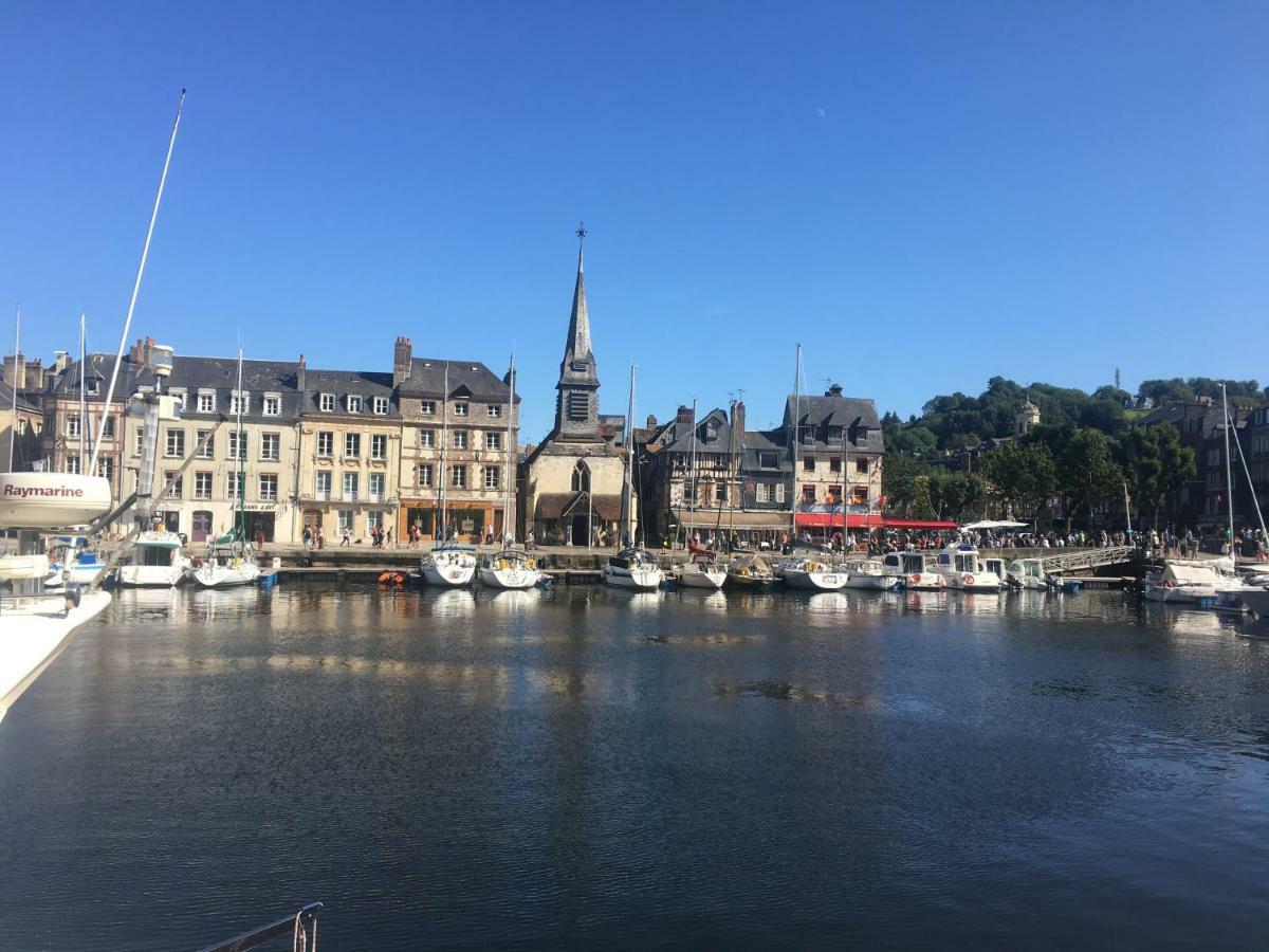 La Parenthese Du Capucin Apartment Honfleur Exterior photo